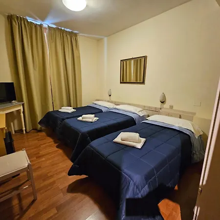 Hotel Holiday